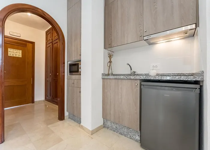 Klayman Olivina 洛斯克里斯蒂亚诺斯