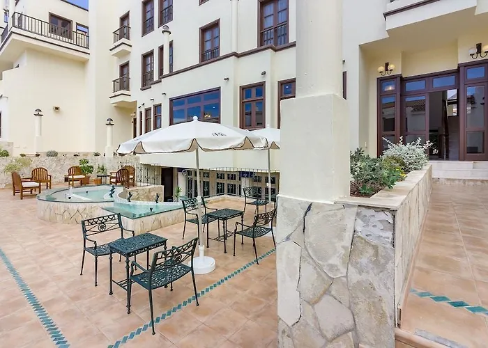 Klayman Olivina 公寓式酒店 3*