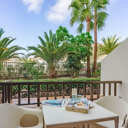 Klayman Olivina Aparthotel