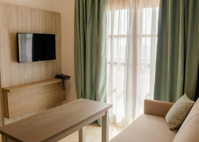 Klayman Olivina Los Cristianos (Tenerife)