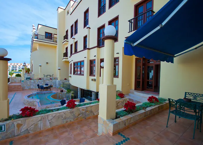 Klayman Olivina Aparthotel