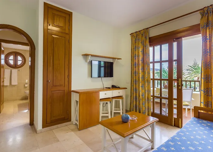 Klayman Olivina Aparthotel 3*