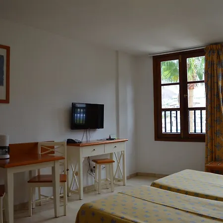 Klayman Olivina Los Cristianos (Tenerife)